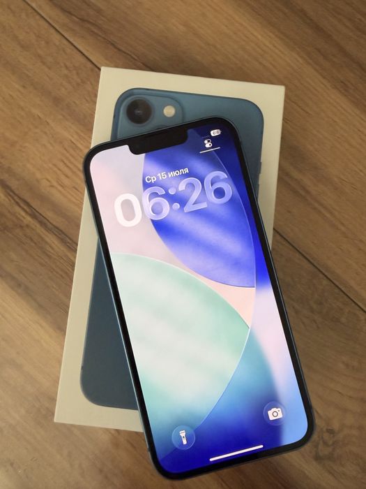 Продам Iphone 13