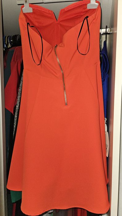 Rochie rosie fara umeri marimea 36