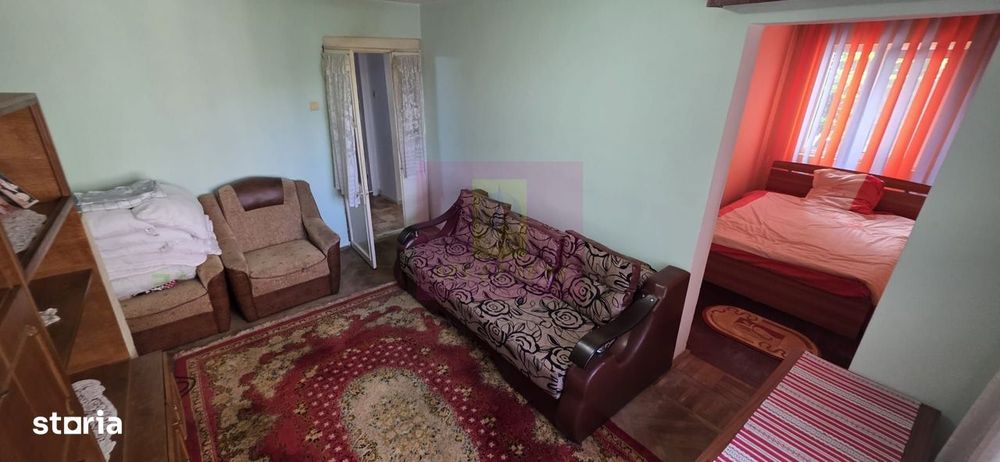 Apartament 3 camere de vanzare in Campina