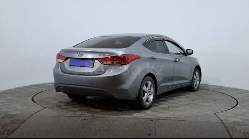 Hyundai Elantra звоните пишите