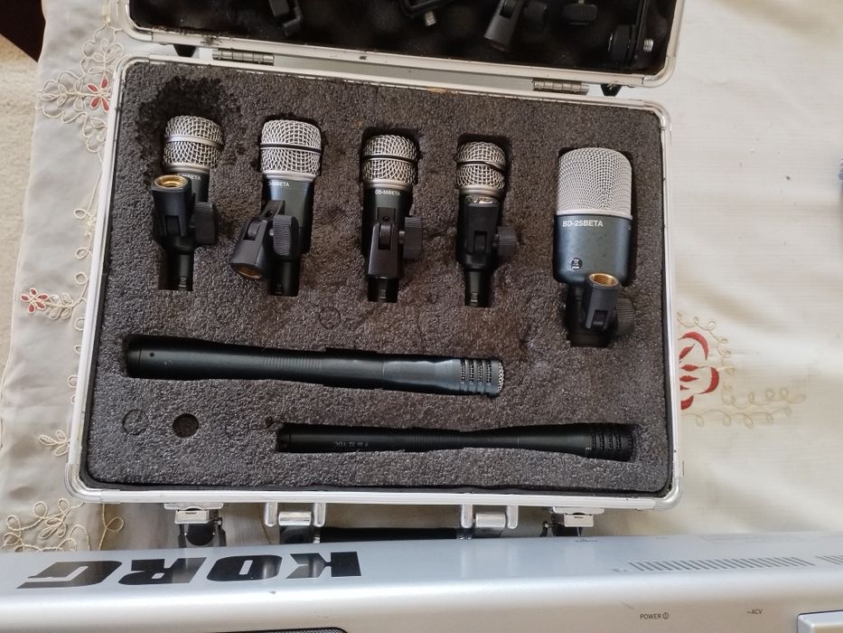 Set microfoane tobe.