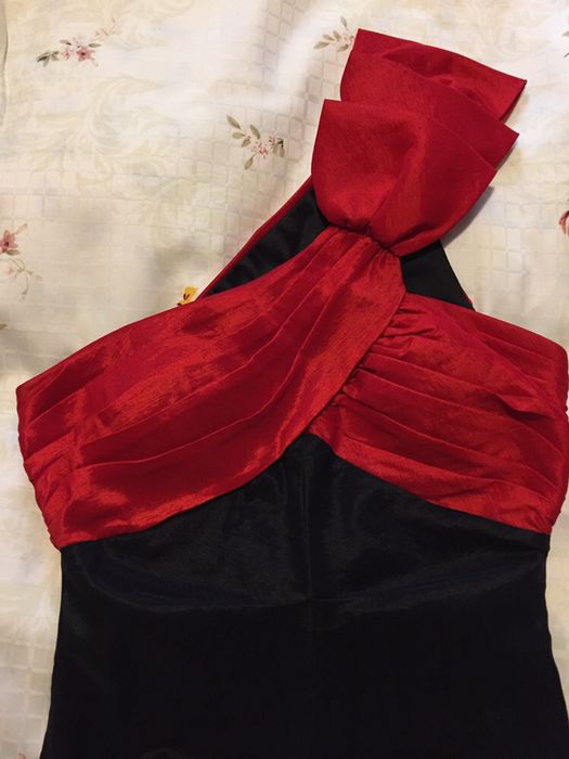 Rochie revelion Scurta din tafta, negru rosu eleganta, cu spatele gol
