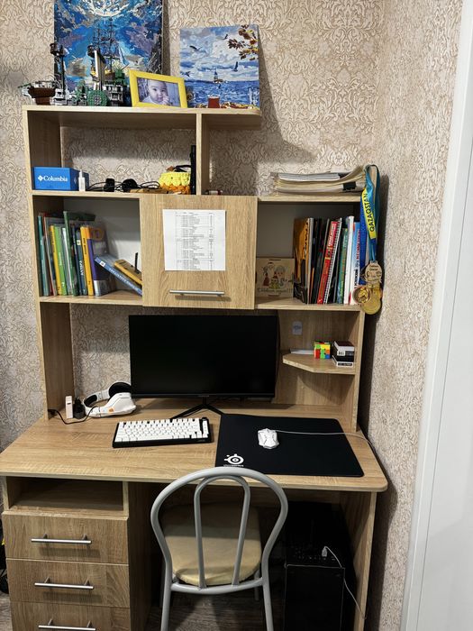 Стол компьютерный