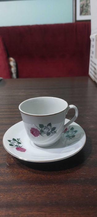 порцеланов сервиз за кафе,български,цена 25 лв