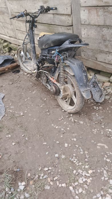 Vând scuter Piaggio