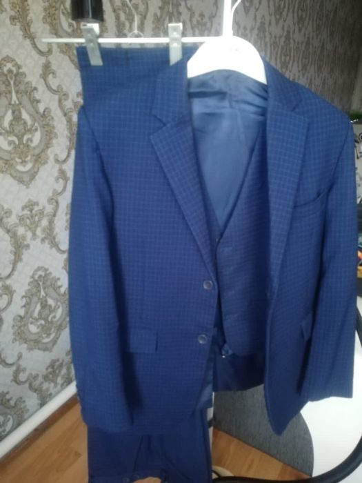 Продам костюм