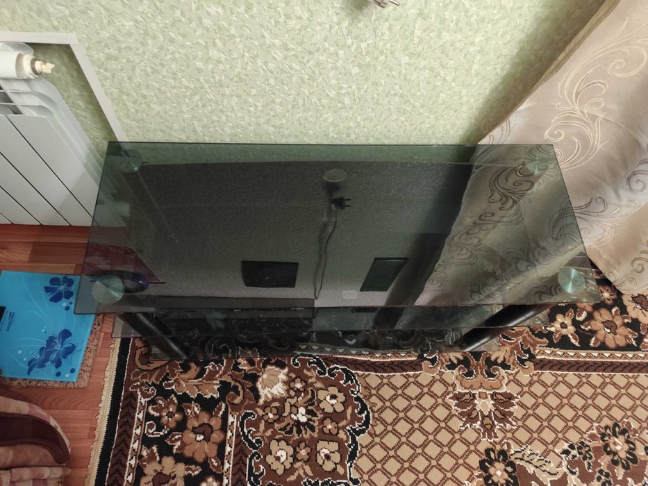 Стеклянная подставка под телевизор, Б/У