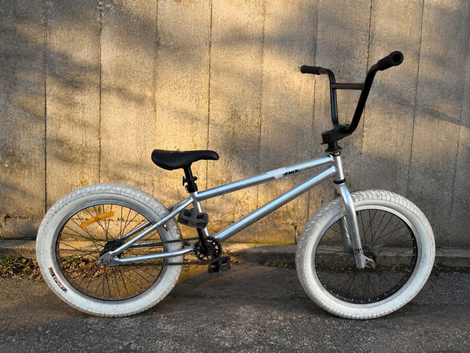 Велосипед Bmx на ходу