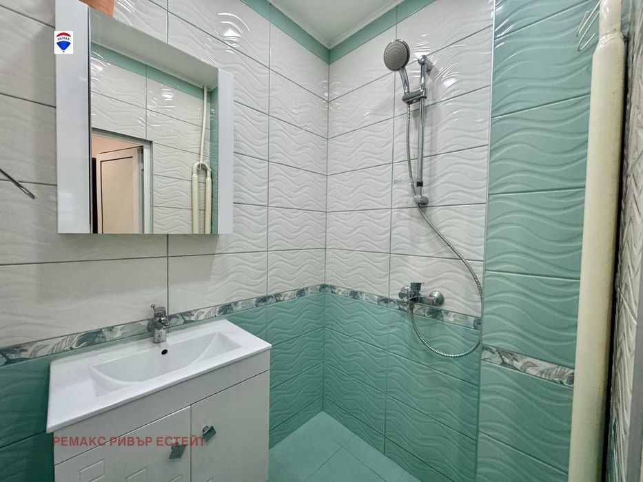 Дава се под наем Тристаен апартамент в Русе, Здравец - 82 кв.м за 408.51 € - Снимка #14