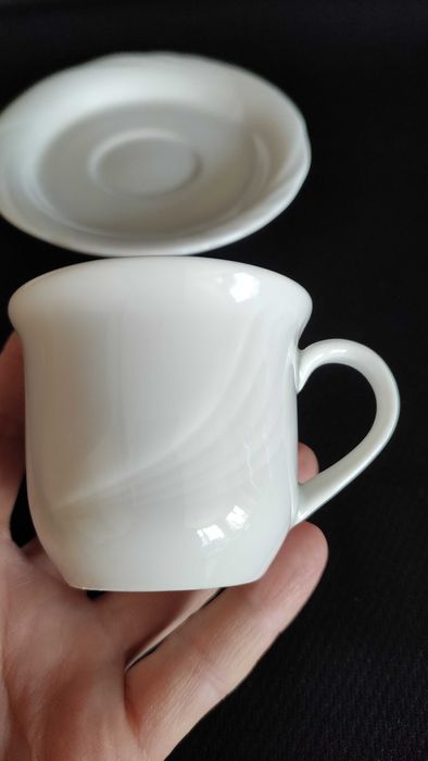 Порцеланови двойни сетове за кафе-бели с релеф