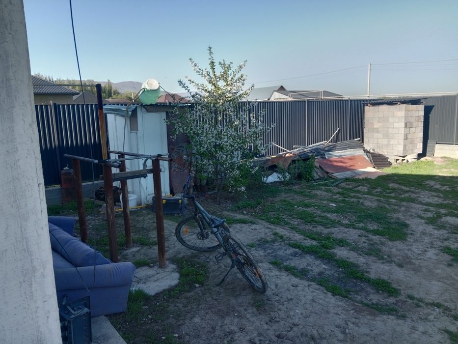 Дом,времянка с мебелью.