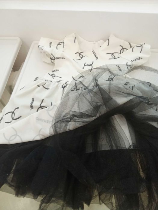 Рокля Shanel 5 г.- 30 лв.