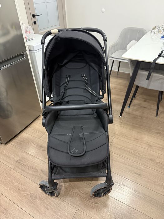 Продам детскую прогулочную коляску