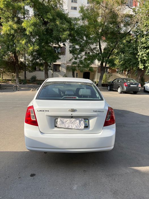 Продаю свою машину Шевроле ласетти