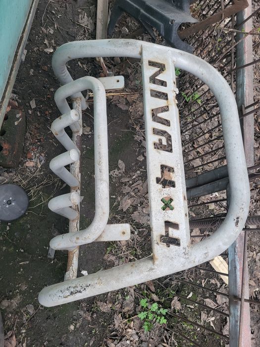 Кенгурятник на автомобиль нива