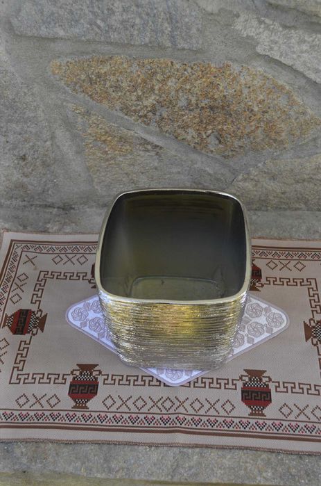 Кашпа керамична сребърен завършек