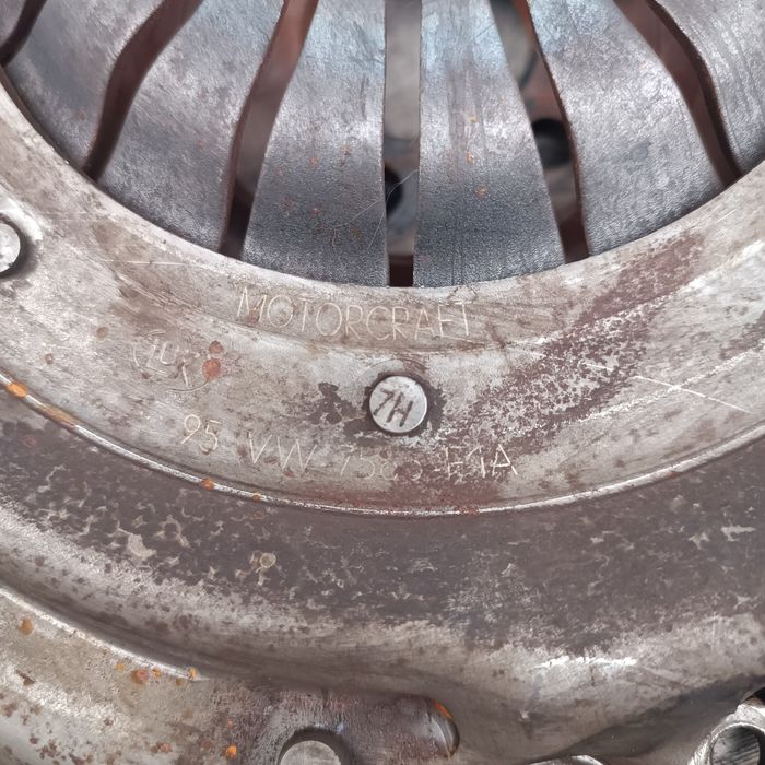 Продавам Твърд  Маховик