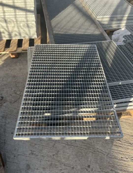 Trepte zincate stil Gretar pentru Scară metalice