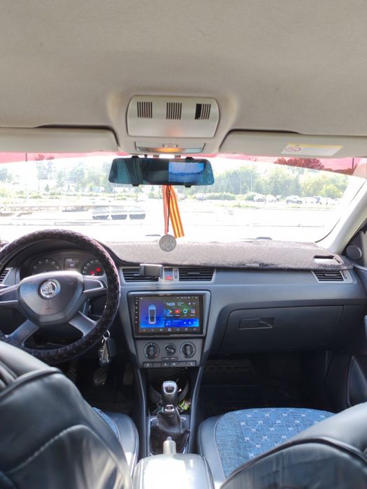 skoda rapid 1. 6  мех. Торг.