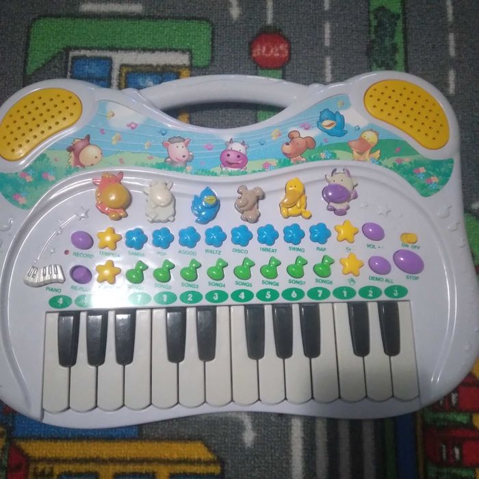 Jucarie muzicală/ pian cu baterii