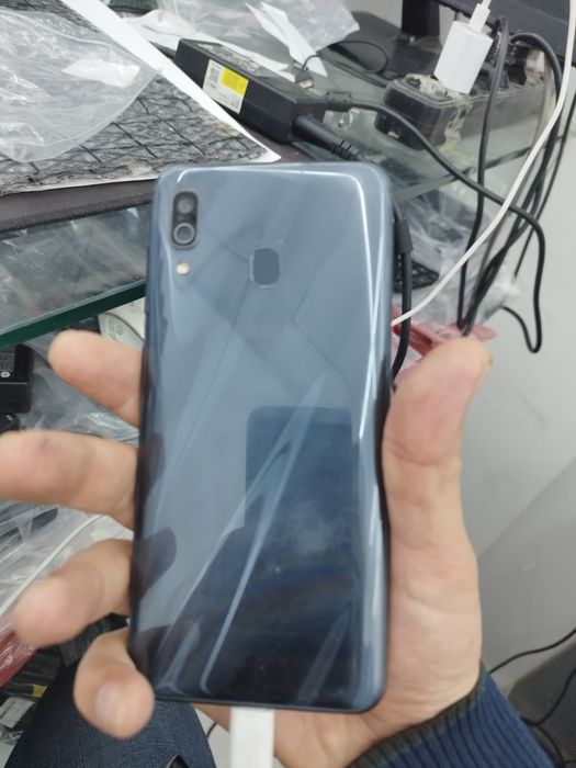 Samsung a30 3/32гб