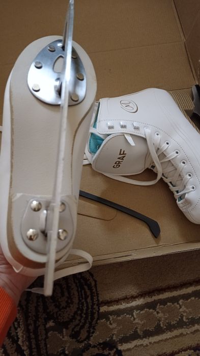 Фигурные коньки для девочки