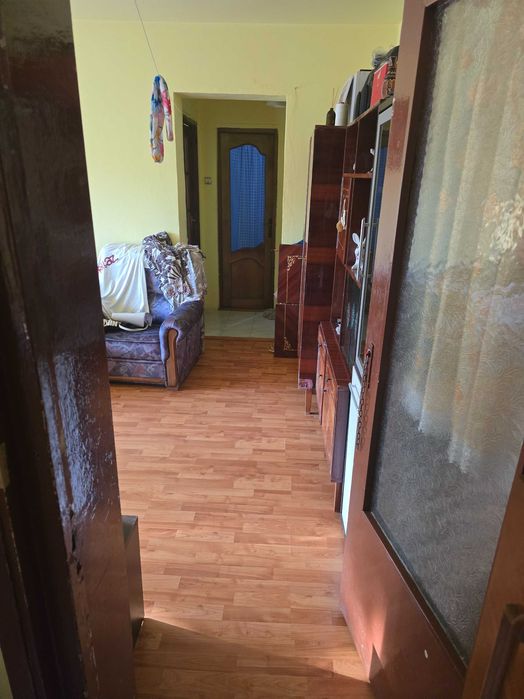 Vand apartament 2 camere situat pe strada viitorului bloc 9A, sc2,etaj 2, ap.29.  Pret negociabil 30000 de euro. Contact: 0034603258553.