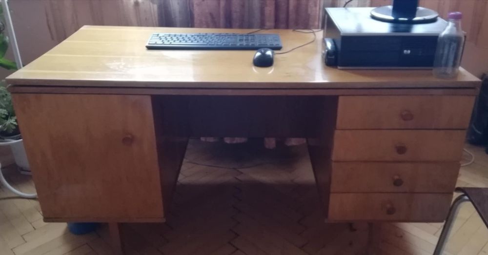 Масивно дървени  бюро