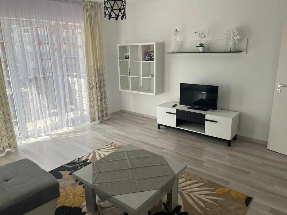 Inchiriez apartament