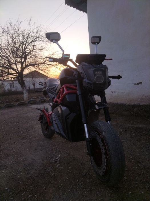 Skutter sotiladi srochnaga