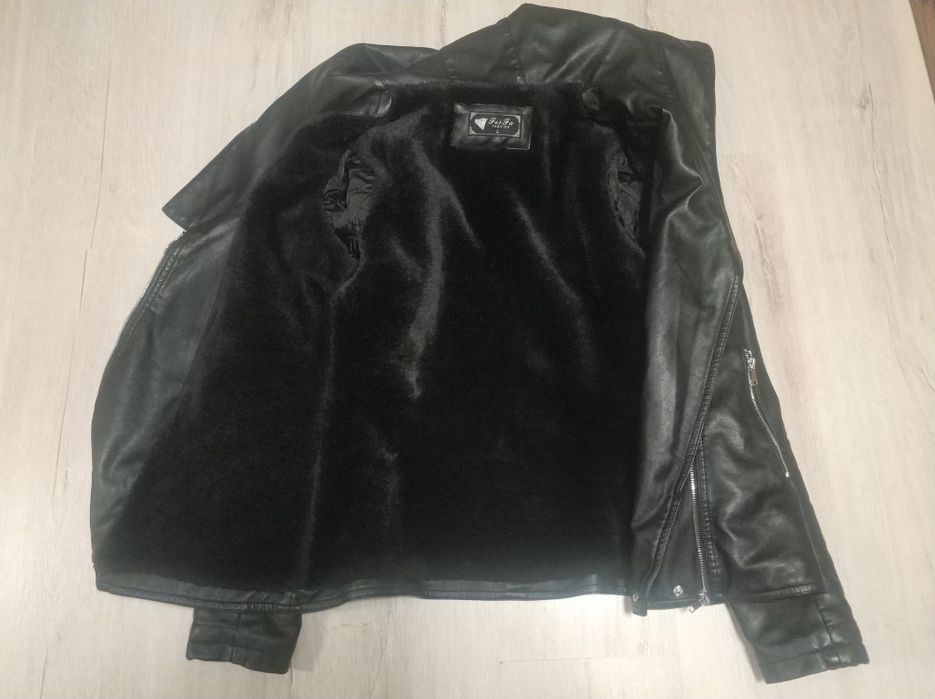 Кожено яке с качулка