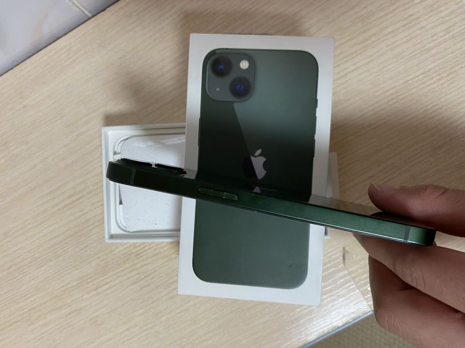 Продам Iphone 13