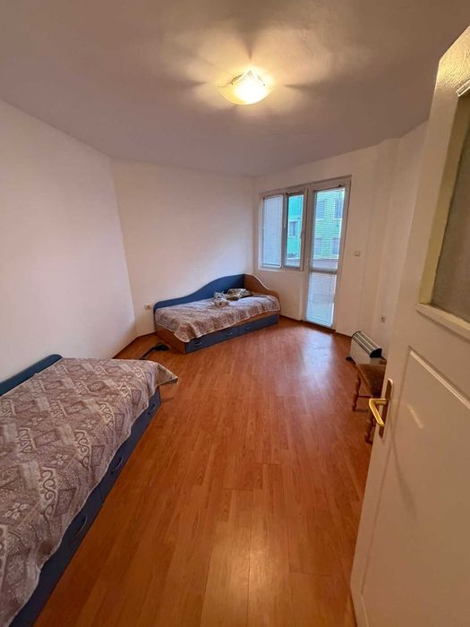 Тристаен апартамент с гараж до ВМИ