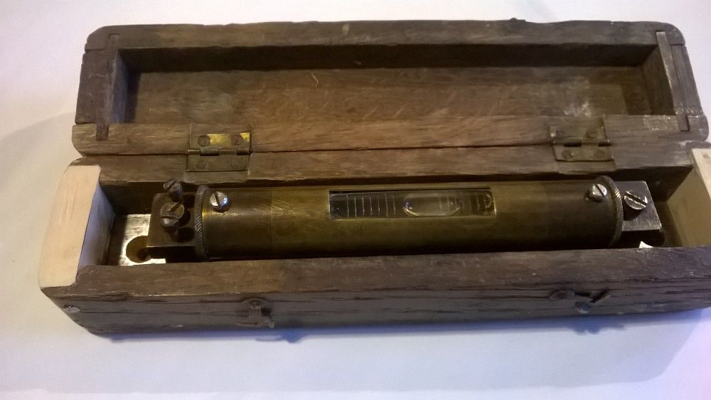 продава  уникален нивелир