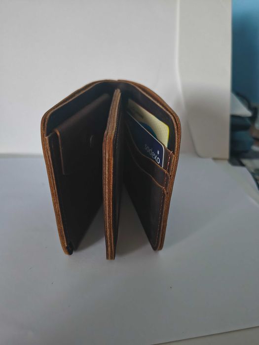 Portofel handmade din piele naturala de bovina maro inchis