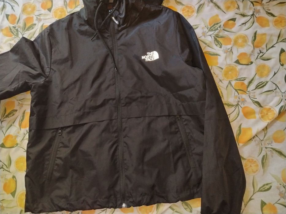 Дамско черно ново пролетно, есенно яке The North Face размер L . 
Благ