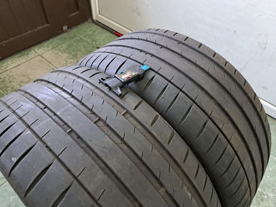 2 anvelope 235/35 R20 Michelin