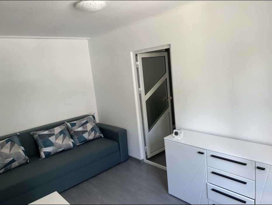 Apartament 2 camere semidecomandat de închiriat