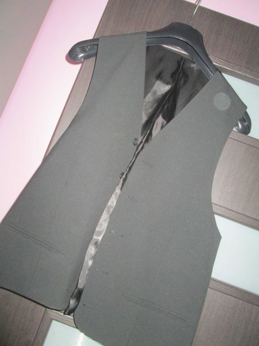 vesta neagra eleganta barbati M