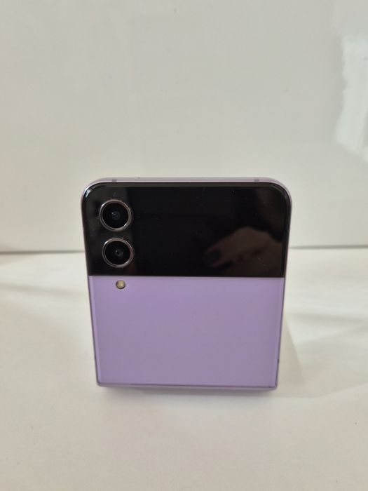 Samsung Galaxy Z Flip 4