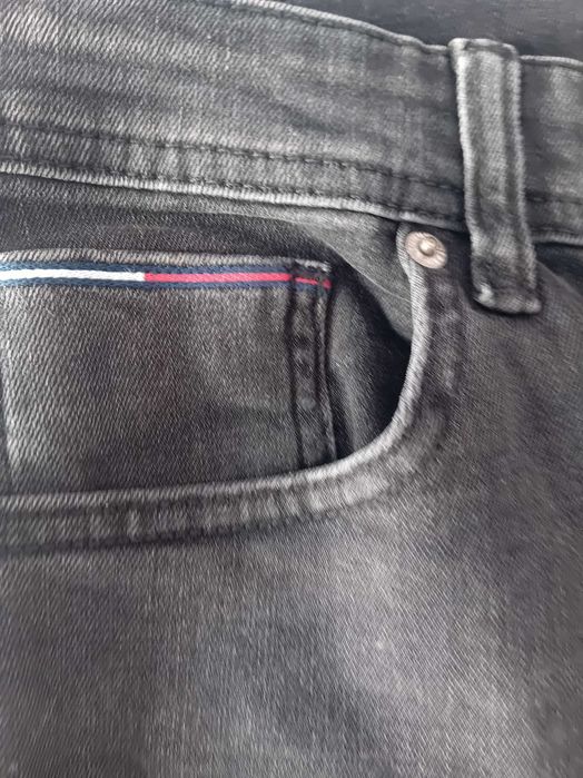 Blugi Tommy Hilfiger