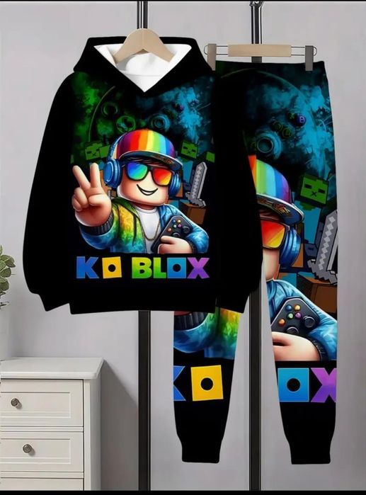 Продам стильный костюм для мальчиков.