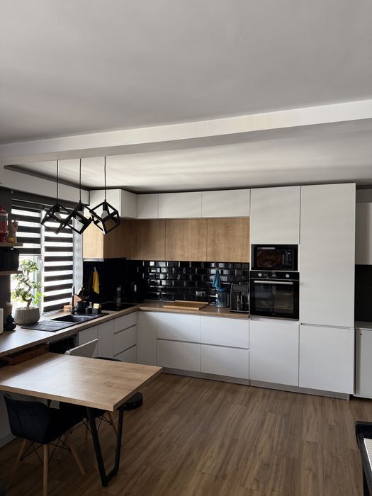 Apartament 2 camere, 55mp, balcon 8mp, zona BMW, 2 parcari!