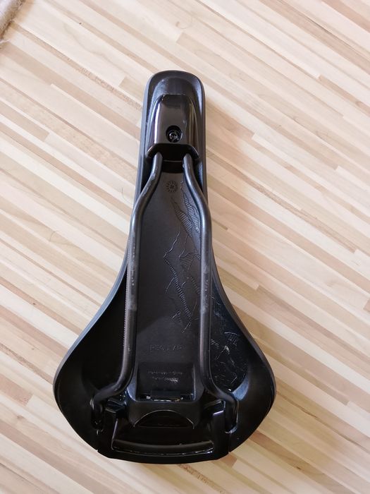 Fizik Taiga Седалка