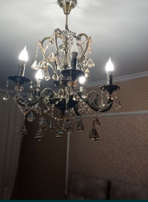 Продаётся. Чешская люстра