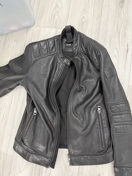 OFERTA//OFERTA vand  geaca hugo boss