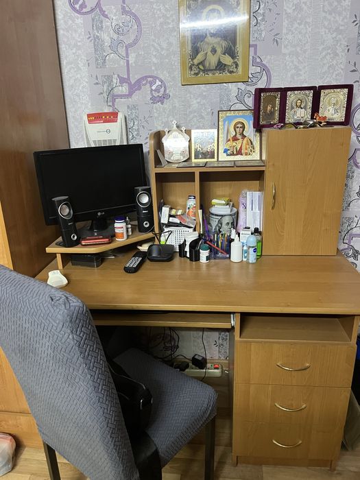 Продам Компьютерный Стол!