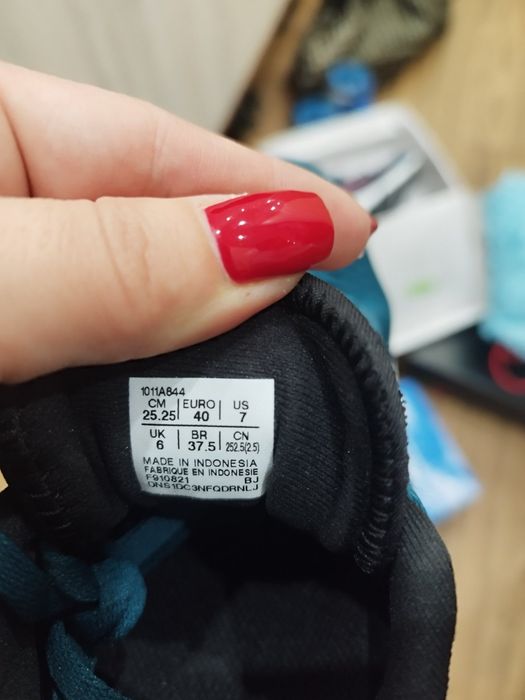 *ASICS*Чисто*Нови*