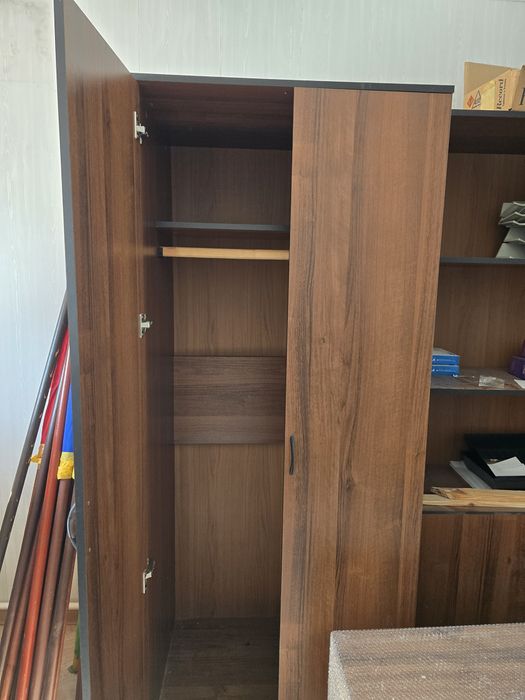 Шкафы, столы, полки