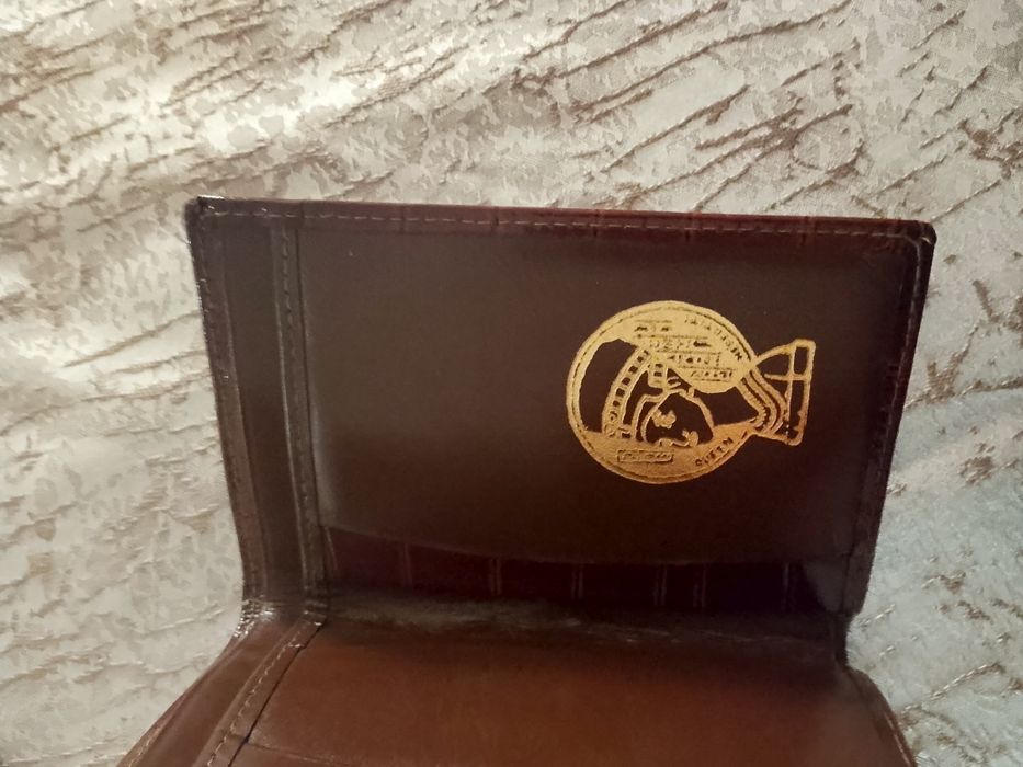 Продам кожаный кошелек